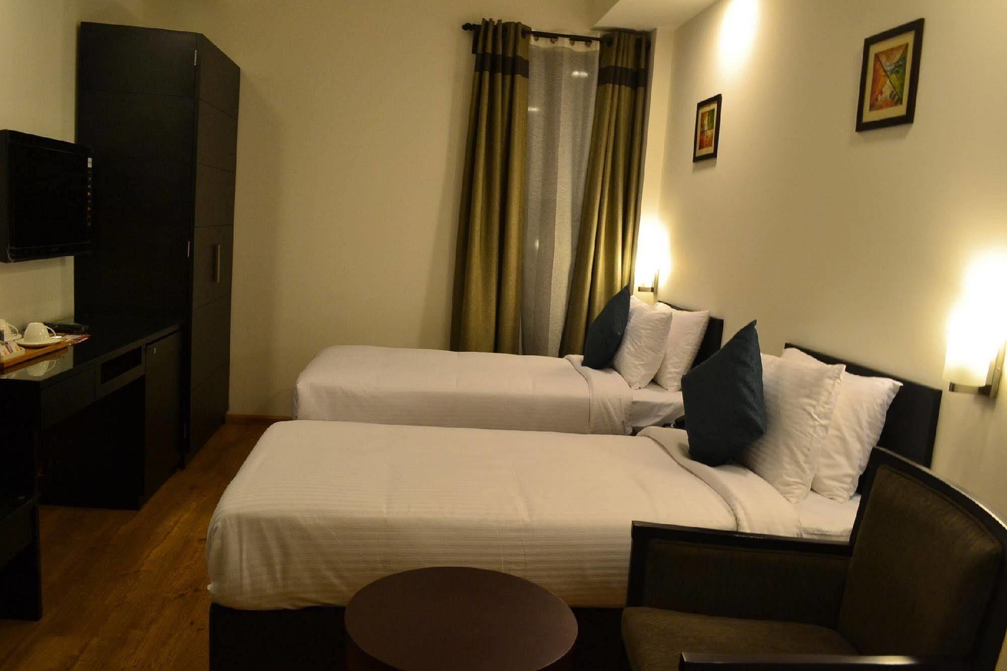 Siesta Basil - Okhla